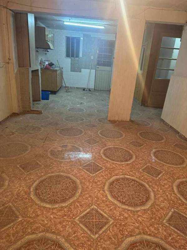Salón amplio con salida a la cocina