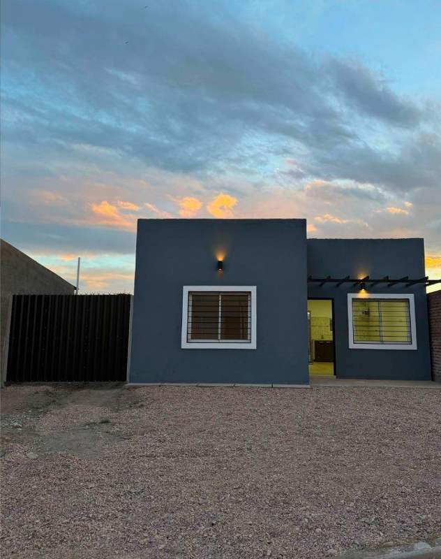 Casa a estrenar al atardecer