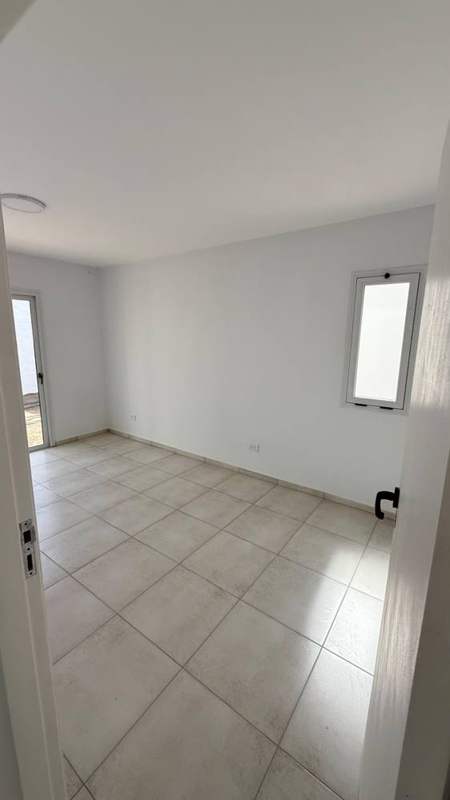 Dormitorio con salida al patio
