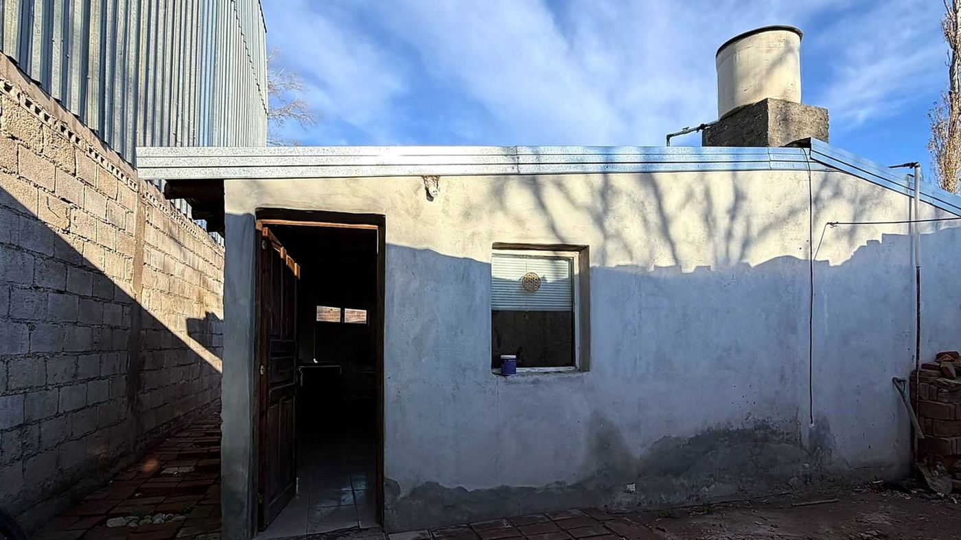 Vivienda del fondo con techo nuevo
